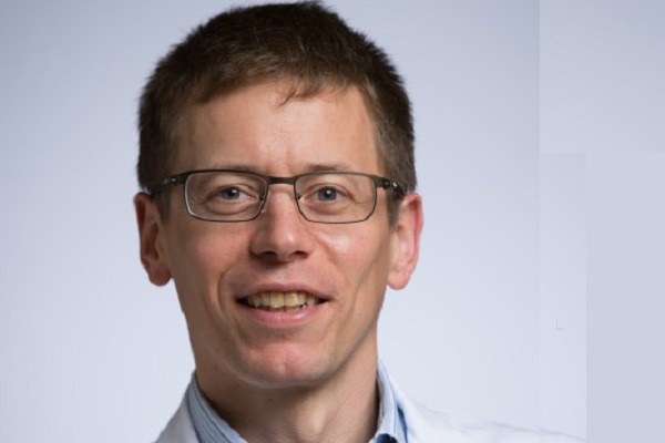 Weighing up the radiation risks in CT-guided vs. fluoroscopy-guided spinal injections